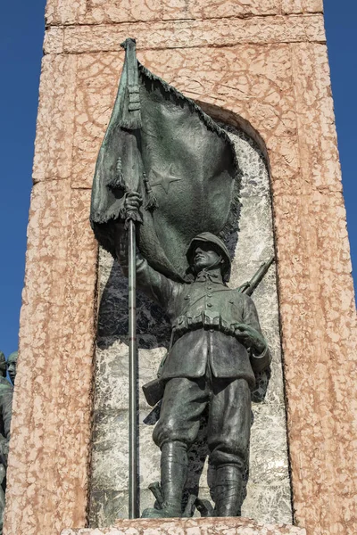 Istanbul Turkiet Mellanöstern Detaljer Bronsfigurer Republiken Monument Italienska Pietro Canonica — Stockfoto