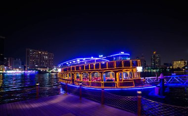 Dhow Cruise yemek Restoran Dubai