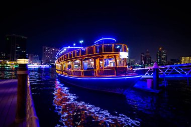 Dhow Cruise yemek Restoran Dubai