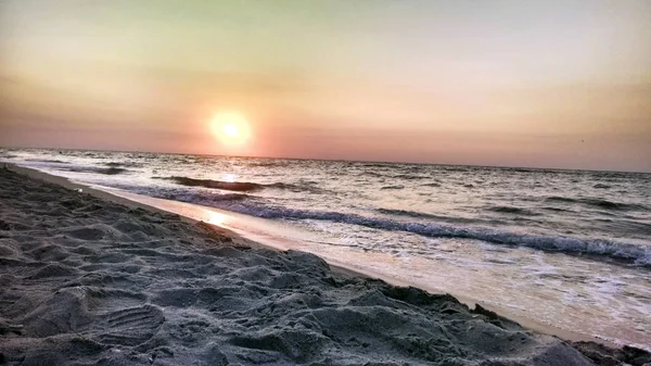 Sabah güneşi Odessa'daki Körfez