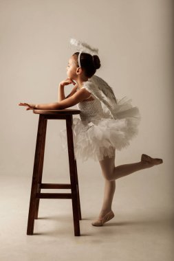 Küçük balerinlerin stüdyo fotoğrafçılığı çekimi