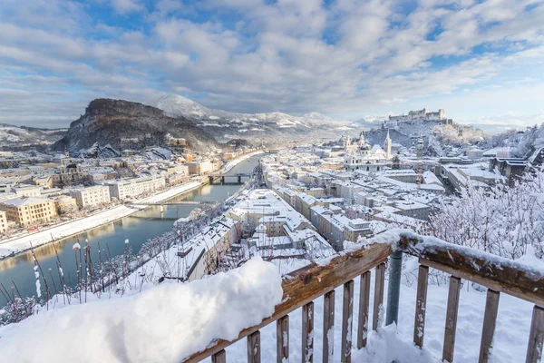 Miradouro Salzburgo Inverno Centro Histórico Nevado Luz Sol — Fotografia de Stock