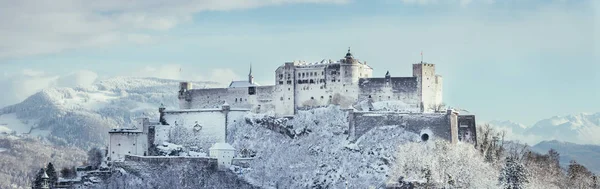 Крепость Гогензальцбург Зимой Снег — стоковое фото