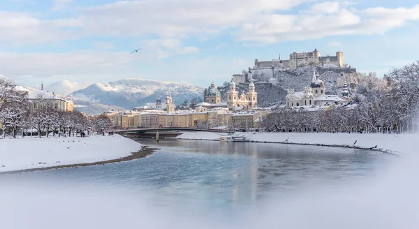 Панорама Міста Зальцбург Взимку Snowy Історичний Центр Sunshin — стокове фото