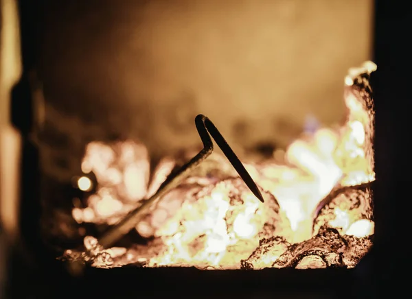 Feuerflamme Ofen Stöckchen Und Funken — Stockfoto