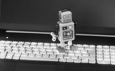 Bir sohbet bot veya sosyal bot ve algoritmalar, dizüstü bilgisayar simgesi