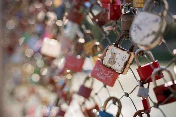 Serrures Amour Mignonnes Colorées Sur Markartsteg Salzbourg — Photo