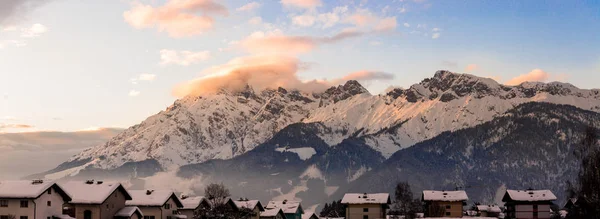 Idyllische Landschaft Mit Verschneiten Bergen Der Abendsonne Alpen Österreich — Stockfoto