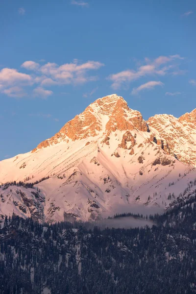 Paisajes Idílicos Con Montañas Nevadas Sol Noche Alpes Austria —  Fotos de Stock