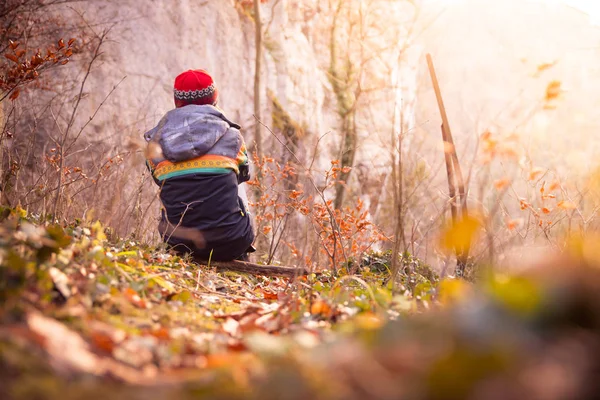 Mladá Dívka Mountain View Krásné Scenérie Západu Podzim — Stock fotografie
