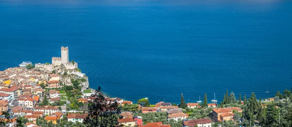 Idyllische Kust Italië Blauwe Water Een Schattig Dorpje Lag — Stockfoto