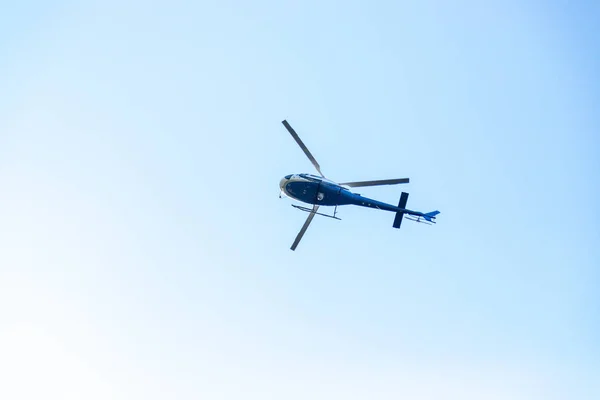 Helikopter Blauwe Hemel — Stockfoto
