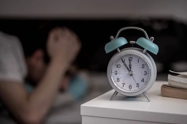 White Alarm Clock Bedside Table Young Tries Sleep Background Insomnia — Stock Photo, Image