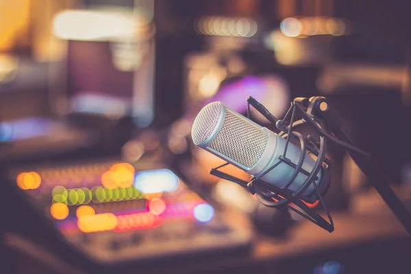 Professional Studio Microphone Recording Studio Equipment Blurry Background — Stock Photo, Image