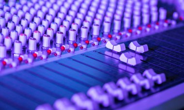 Bir ses kayıt stüdyosu, mikser Resepsiyon profesyonel müzik üretimi