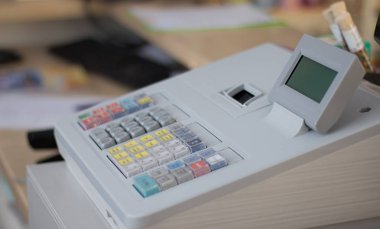 Yazar kasa bir dükkanda: müşteri satınalma ödeme
