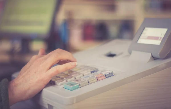 Kassa Een Winkel Klant Betaalt Aankoop — Stockfoto