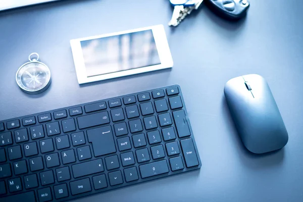 Web iş: klavye, pusula ve akıllı telefon düzenlenmesi