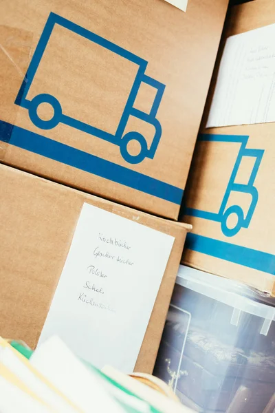 Hareket Ettirin Karton Kutuları Yeni Evine Taşıdıktan Için Malzeme — Stok fotoğraf