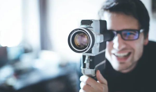 Filmmaker Doet Een Film Vintage Oude Filmcamera — Stockfoto