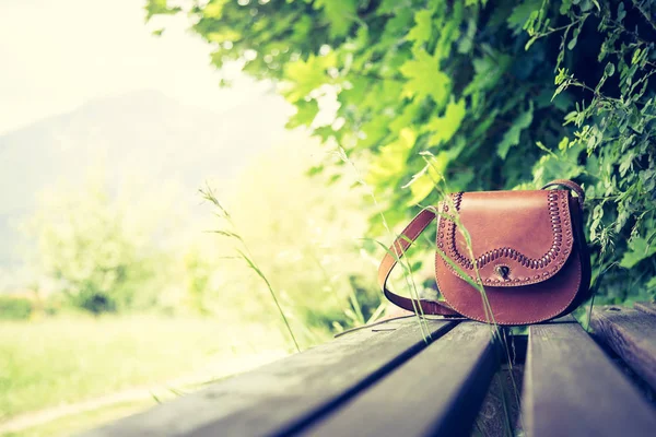 Leather Hand Bag Lies Wooden Park Bench Summer Time Nobody — Stock Photo, Image