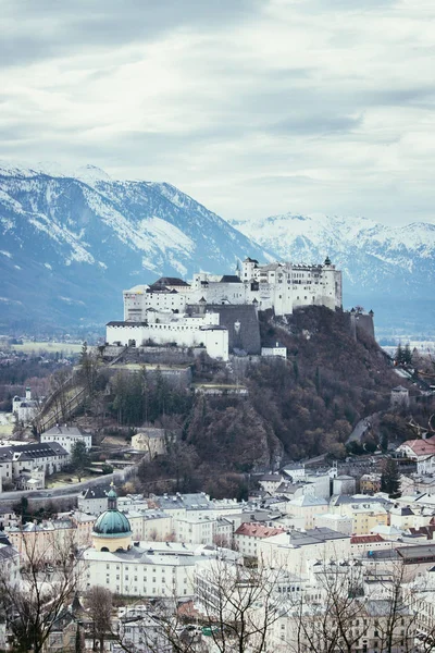 Fortezza Hohensalzburg: Bellissimo castello medievale in Austria, a — Foto Stock