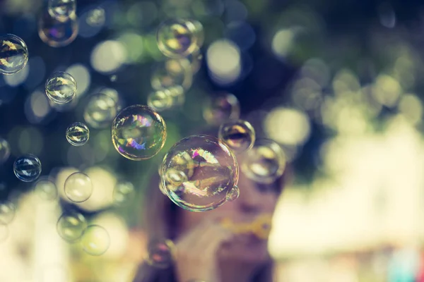 Soap bubbles floating in the air, summer time — Stock Photo, Image