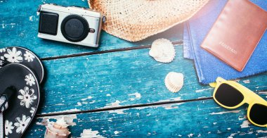 Tatil kavramı: Vintage ahşap masa tatil aksesuarları ile: St