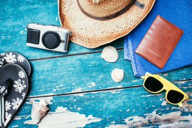 Tatil kavramı: Vintage ahşap masa tatil aksesuarları ile: St