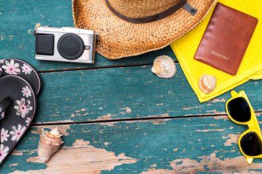Tatil kavramı: Vintage ahşap masa tatil aksesuarları ile: St