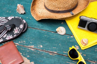 Tatil kavramı: Vintage ahşap masa tatil aksesuarları ile: St