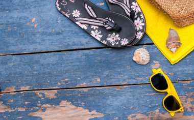 Tatil kavramı: Vintage ahşap masa tatil aksesuarları ile: St