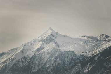 Karlı Kitzsteinhorn kışın, teleferik, Avusturya