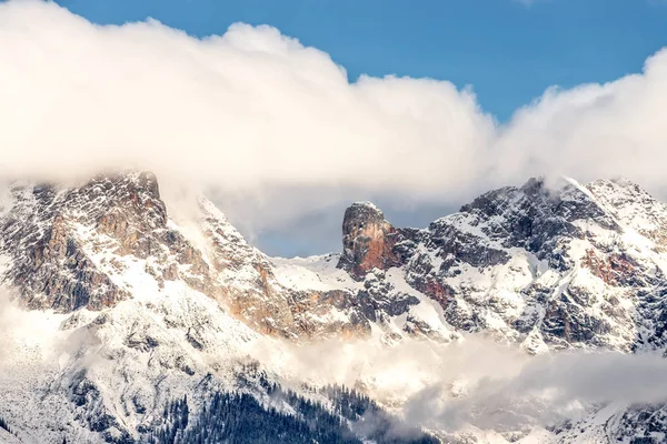 Montañas nevadas en invierno, paisaje, alpes, Austria —  Fotos de Stock