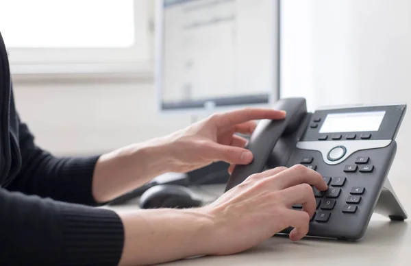 Klasik siyah telefon ofis, müşteri desteği ve te