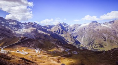 Bahar Großglockner yüksek Alp yol. Nati dağ aralığı