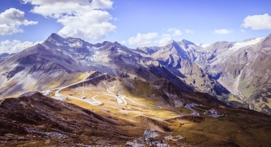 Bahar Großglockner yüksek Alp yol. Nati dağ aralığı