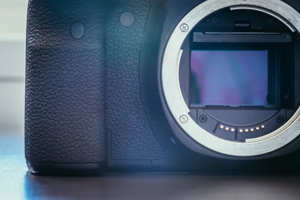 Sensor de cámara: imagen de cerca de una cámara réflex profesional — Foto de Stock
