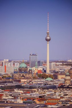 Katedral ve Tv kulesi ile Berlin silueti, Almanya