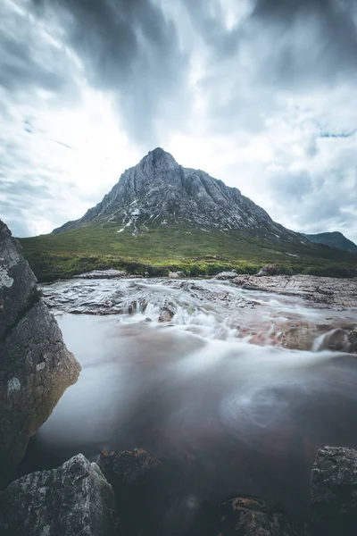 글렌 코, 스코틀랜드의 아름다운 강 산 풍경 풍경 — 스톡 사진