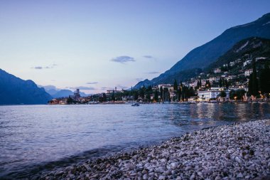 İtalya'da Manzara: Lago di garda'da gün batımı, Malcesine: Göl, Cl