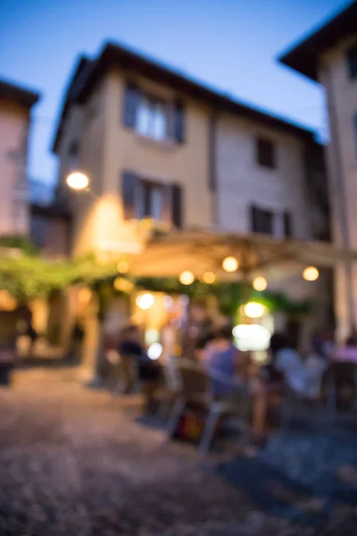 Verschwommenes italienisches Stadtflair, ideal für Postkarten mit Text — Stockfoto