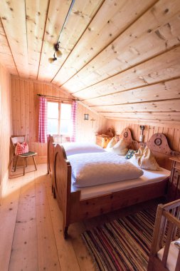 Dağlarda Tatil: Bir kabin Rustik eski ahşap iç 