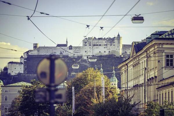 Salzburgo: Fortaleza de Hohensalzburg e castelo de Mirabell — Fotografia de Stock