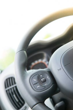 Uzaktan kumanda, modern araba, BL ile deri-siyah direksiyon simidi