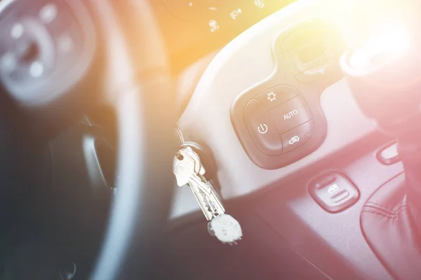 Palanca de cambio de coche deportivo: Interior de un coche moderno — Foto de Stock