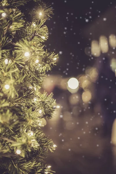 Magisk jultid: njuter av julmarknaden i Salzbur — Stockfoto