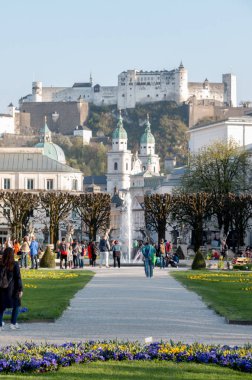 Salzburg yakınlarında Avusturya 'da ortaçağ kalesi