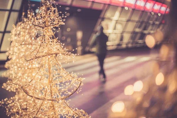 Närbild Jul Dekoration Belysning Framför Ett Köpcentrum Defokuserad — Stockfoto