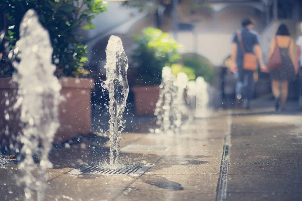 Fontaine Sur Rue Ville Sur Fond — Photo